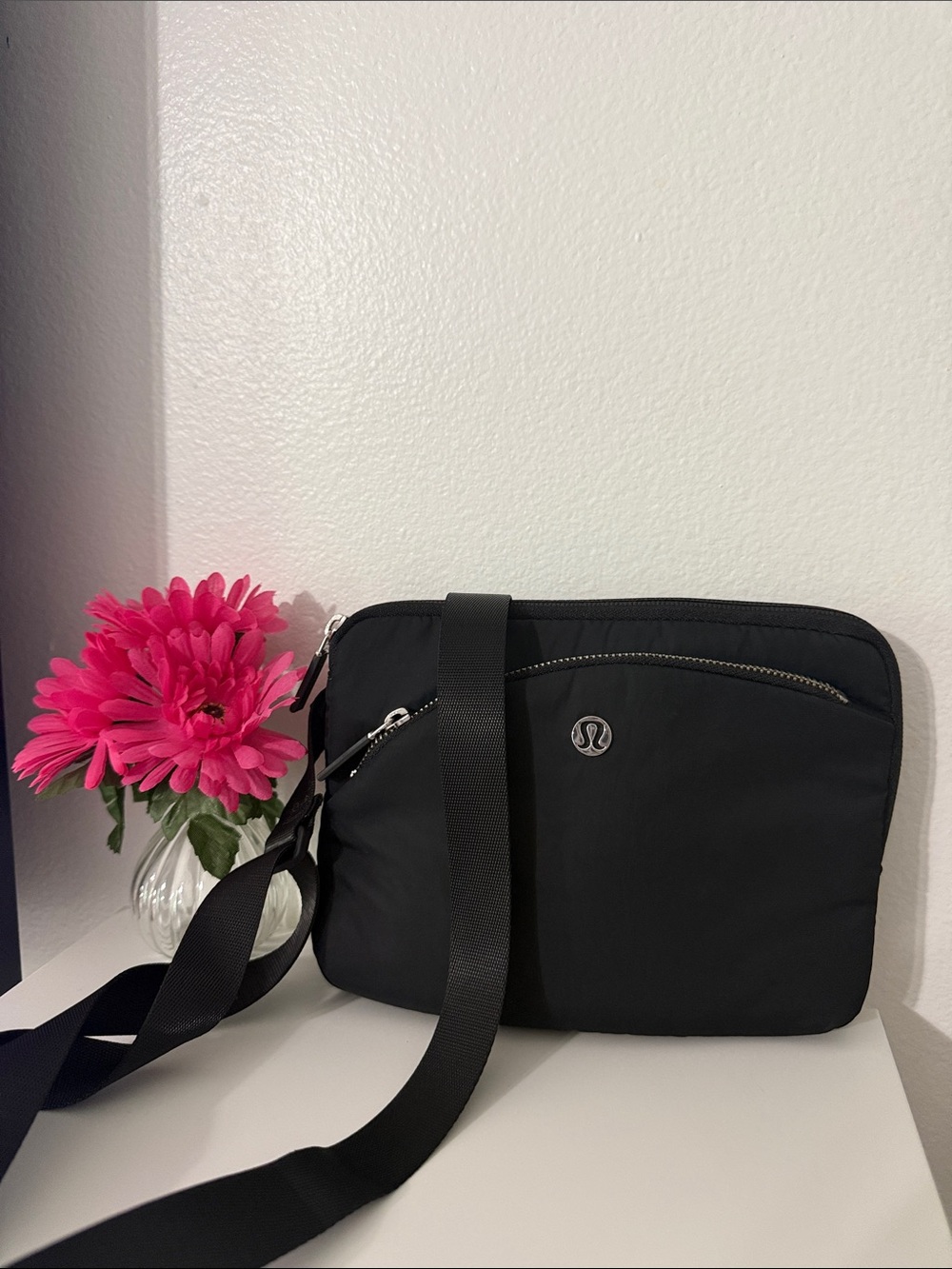 lululemon athletica Black Slim Crossbody Bag with Exterior Zip